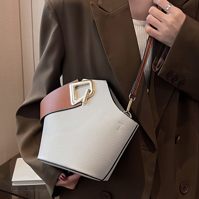 Luxury Bags White - Tas Selempang Putih Elegan Berbahan Pebbled