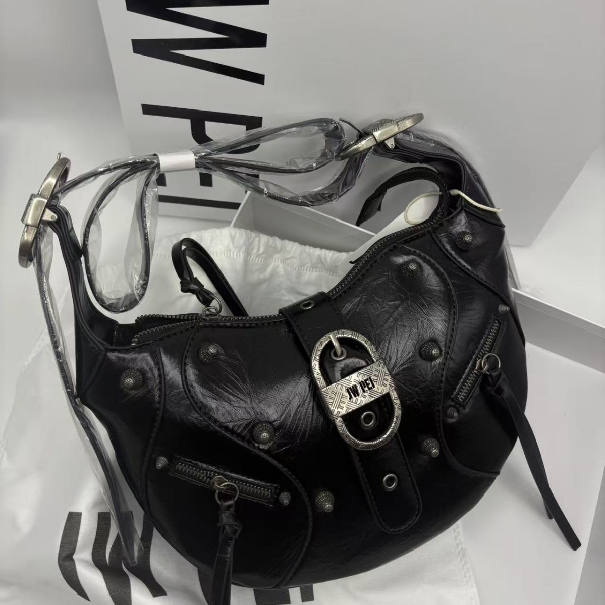 JW PEI Bull Horn Bag TESSA Tas - Luxury Bags White ulasan dan harga