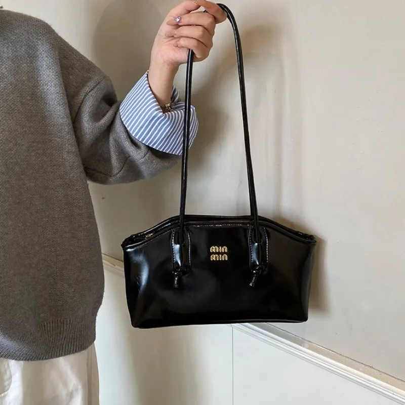 Tas Popok Desainer Legacy Bag  - Luxury Bags Investment ulasan dan harga